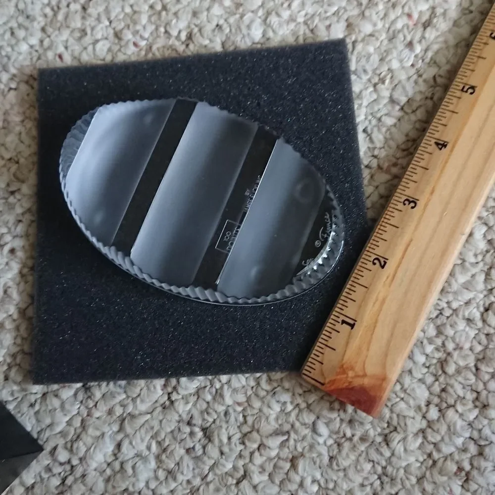 Lalique crystal 100 Points 3 Corks Holder new with box